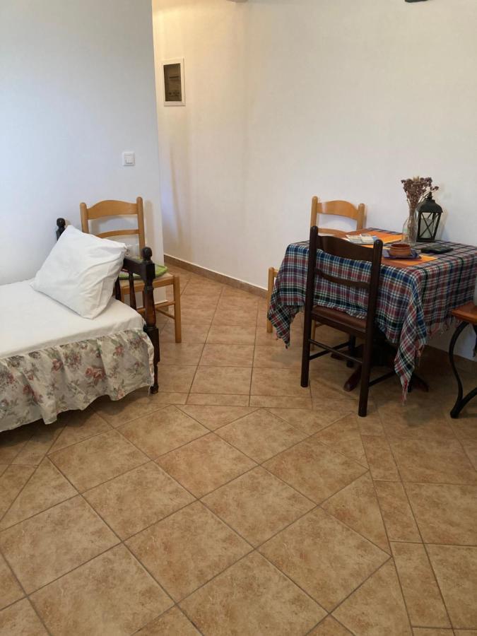 Agkyra Rooms Aladhinon Екстер'єр фото