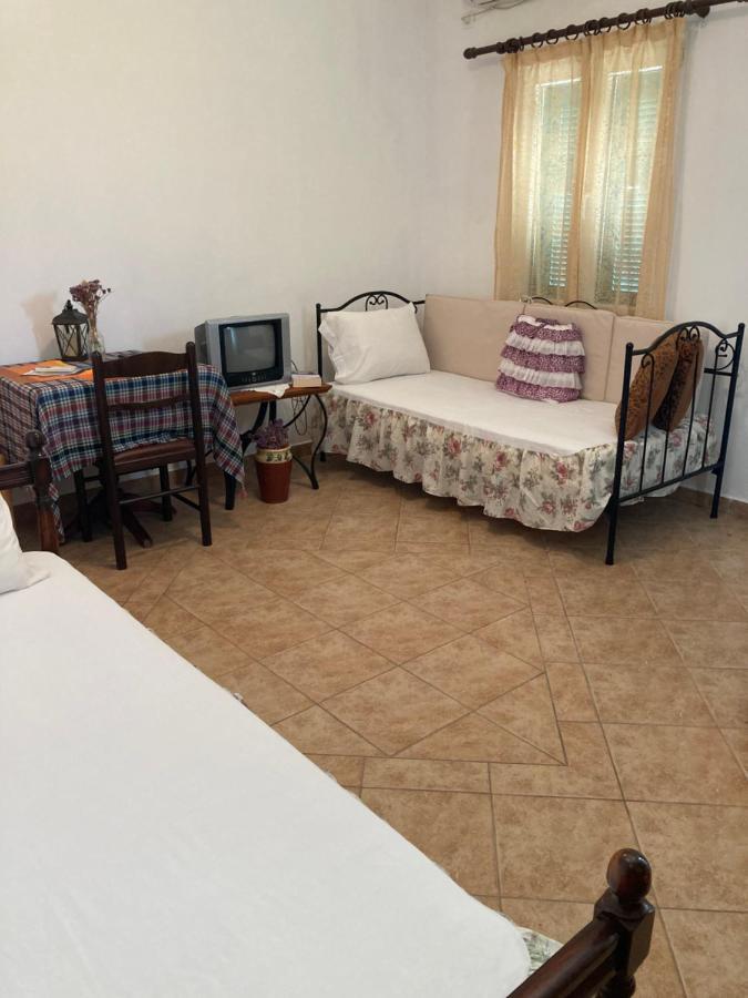 Agkyra Rooms Aladhinon Екстер'єр фото